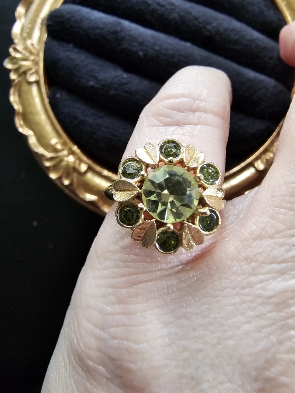 Vintage Avon Ring Size 3.5/4.5 - Picture 4 of 8